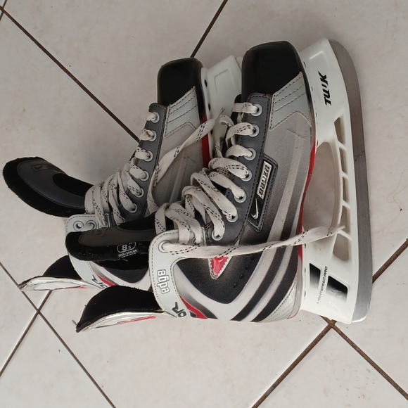 Bauer Other - Bauer vapor edge Boys Skates Size  8 1/2